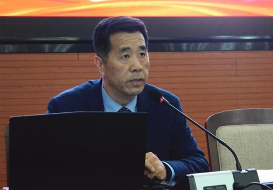 点击图片翻到下一页>> 山东财经大学举行学生党员、学生干部专题教育活动