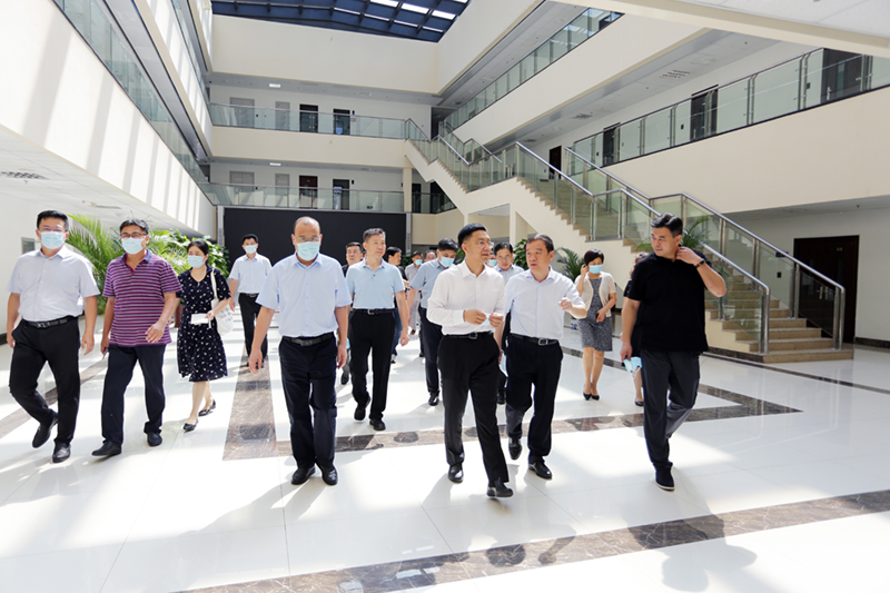 济南市委常委、宣传部部长戴龙成来我校督导调研疫情防控工作-山东财经大学新闻网